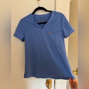 Figs Women's Sky Blue V-Neck Short Sleeve Top